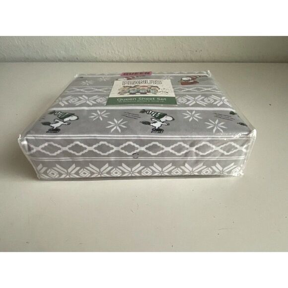 Peanuts Snoopy Sledding Ice Skating Winter Queen Size Super Soft Sheet Set NEW - Picture 12 of 12